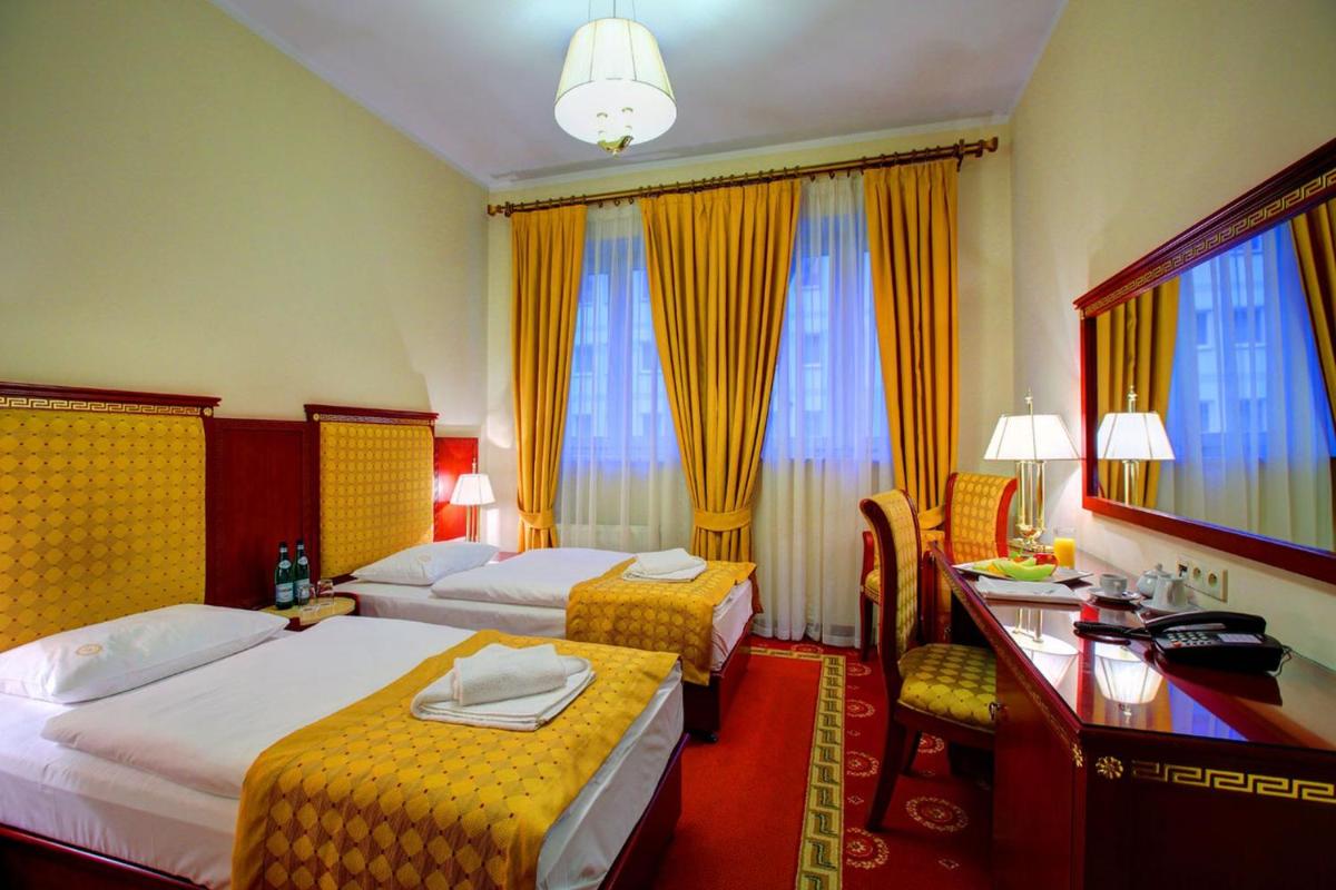 Hotel Holiday Park - Housity