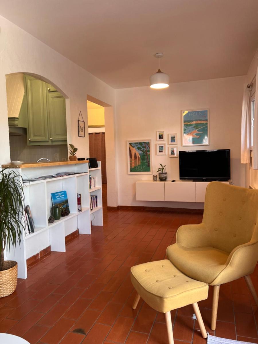 SIMONE, Appartement maison, quartier calme, grande terrasse, SPA, barbecue, 2 chambres - Housity