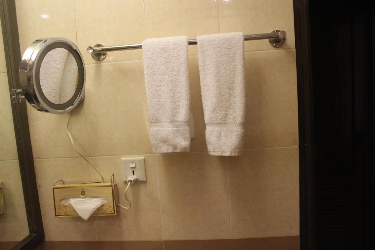 Mehran Hotel Karachi - Housity