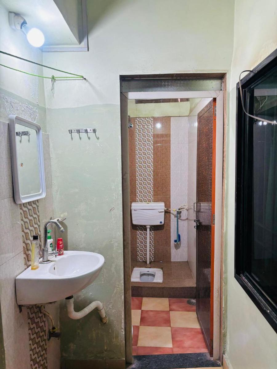 Shukla Guest House - Housity