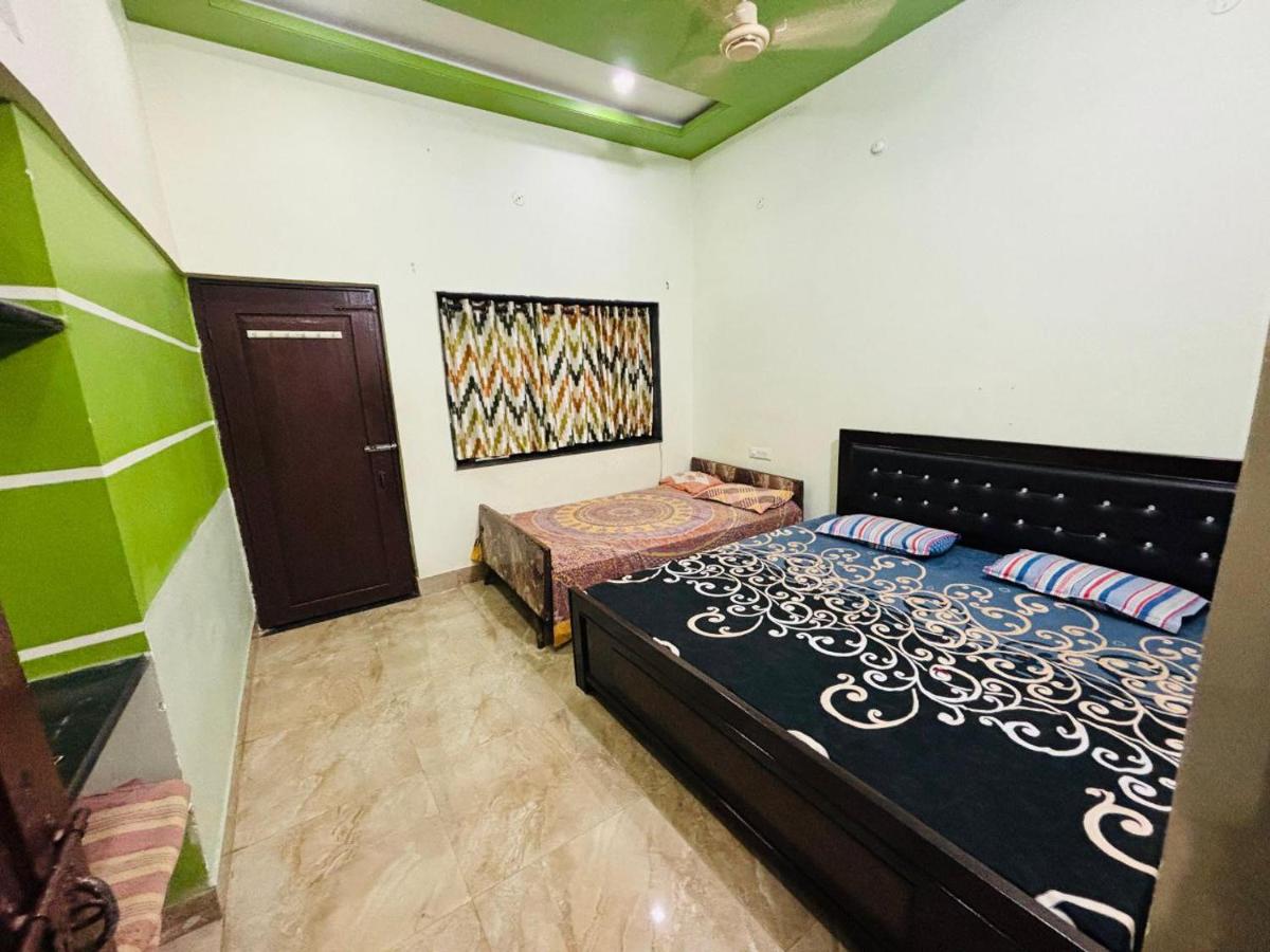 Shukla Guest House - Housity
