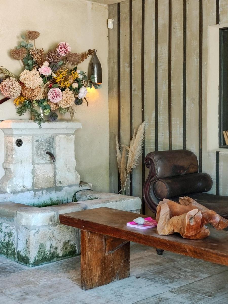 Coin salon dans l'établissement Hotel Bastide & SPA - Villa de Lourmarin