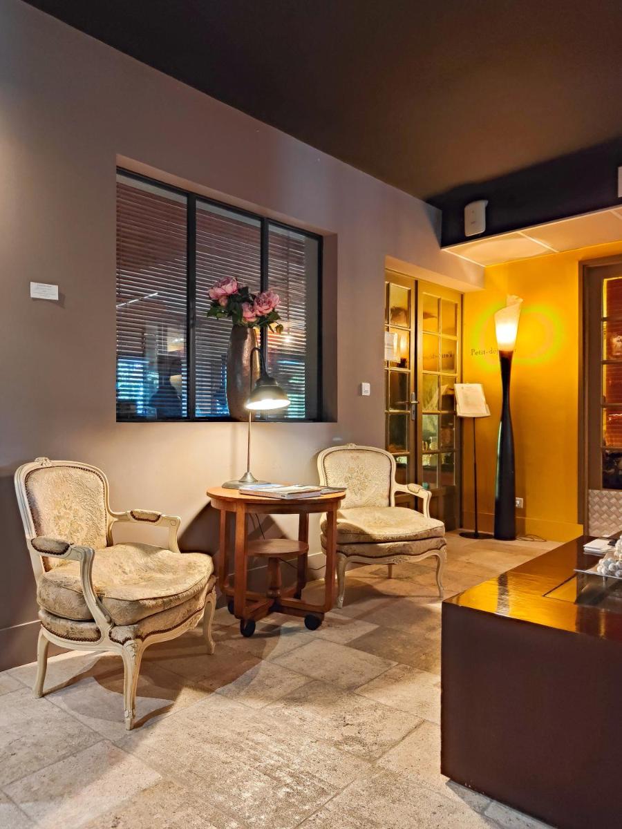 Coin salon dans l'établissement Hotel Bastide & SPA - Villa de Lourmarin