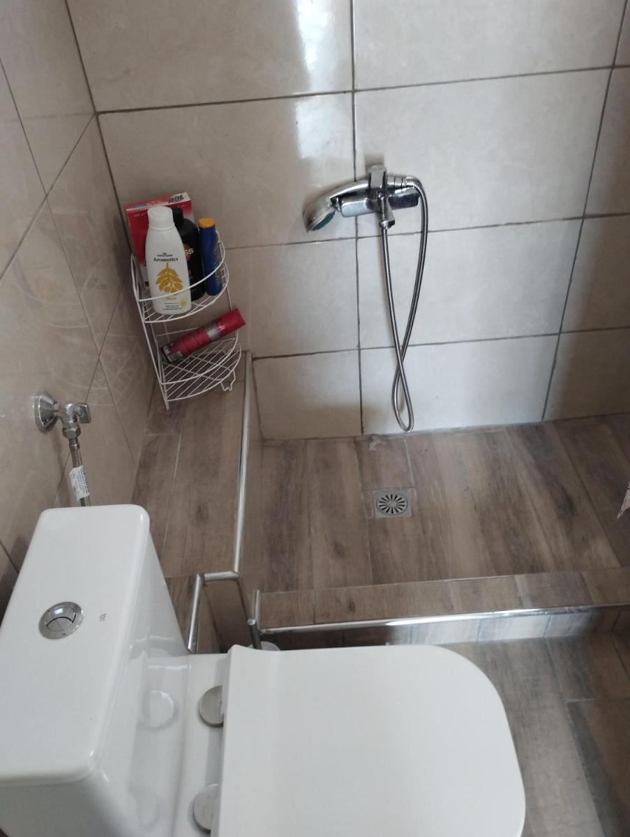 Vangelis House near Athens Airport - Housity
