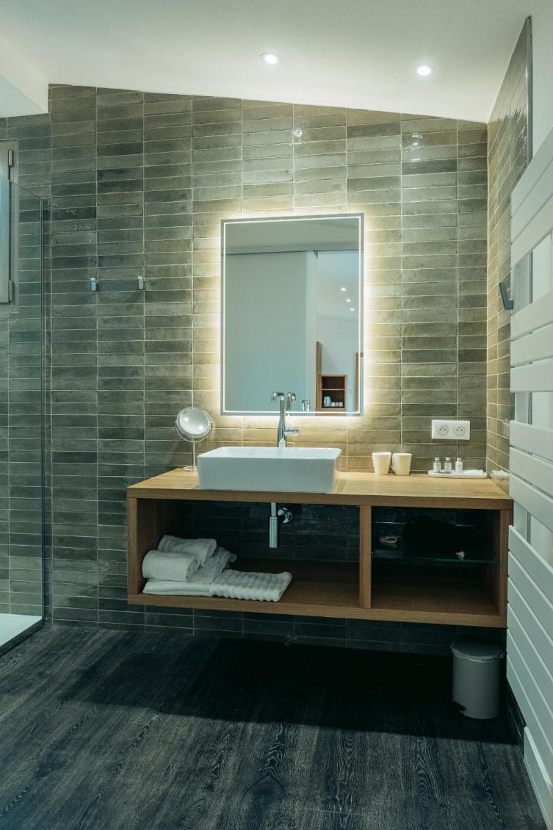 Salle de bains dans l'établissement Hôtel Casale Olmia