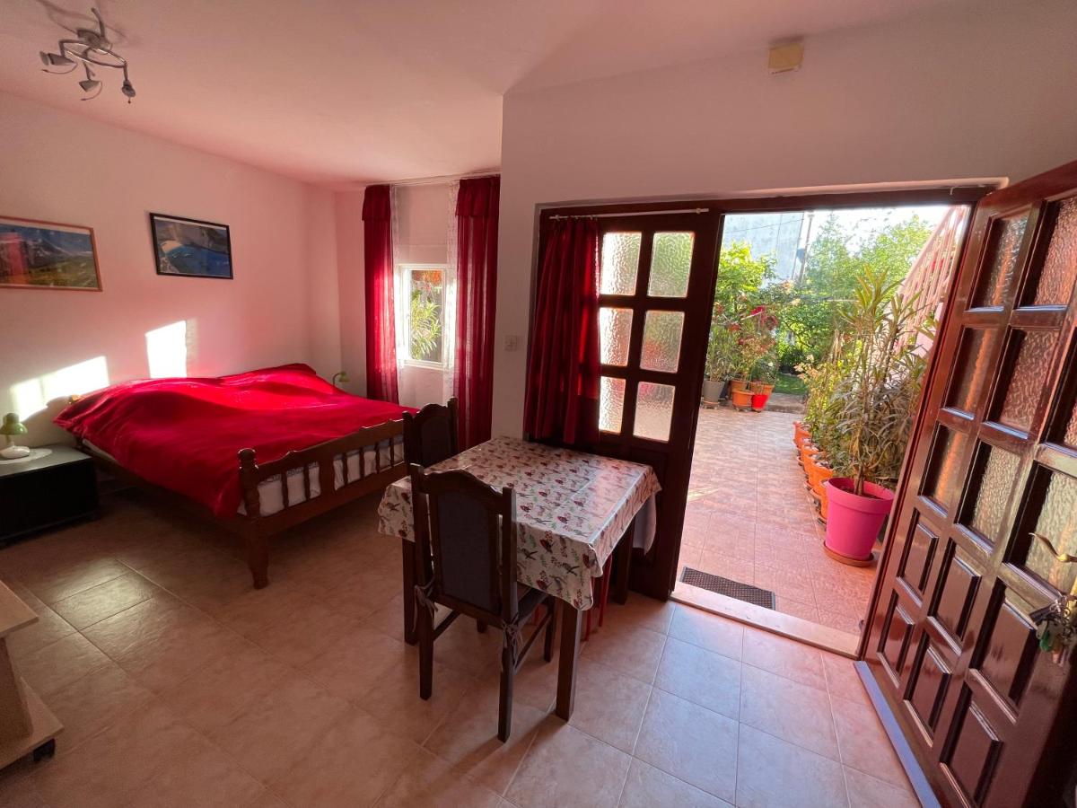 Studio Max - Housity