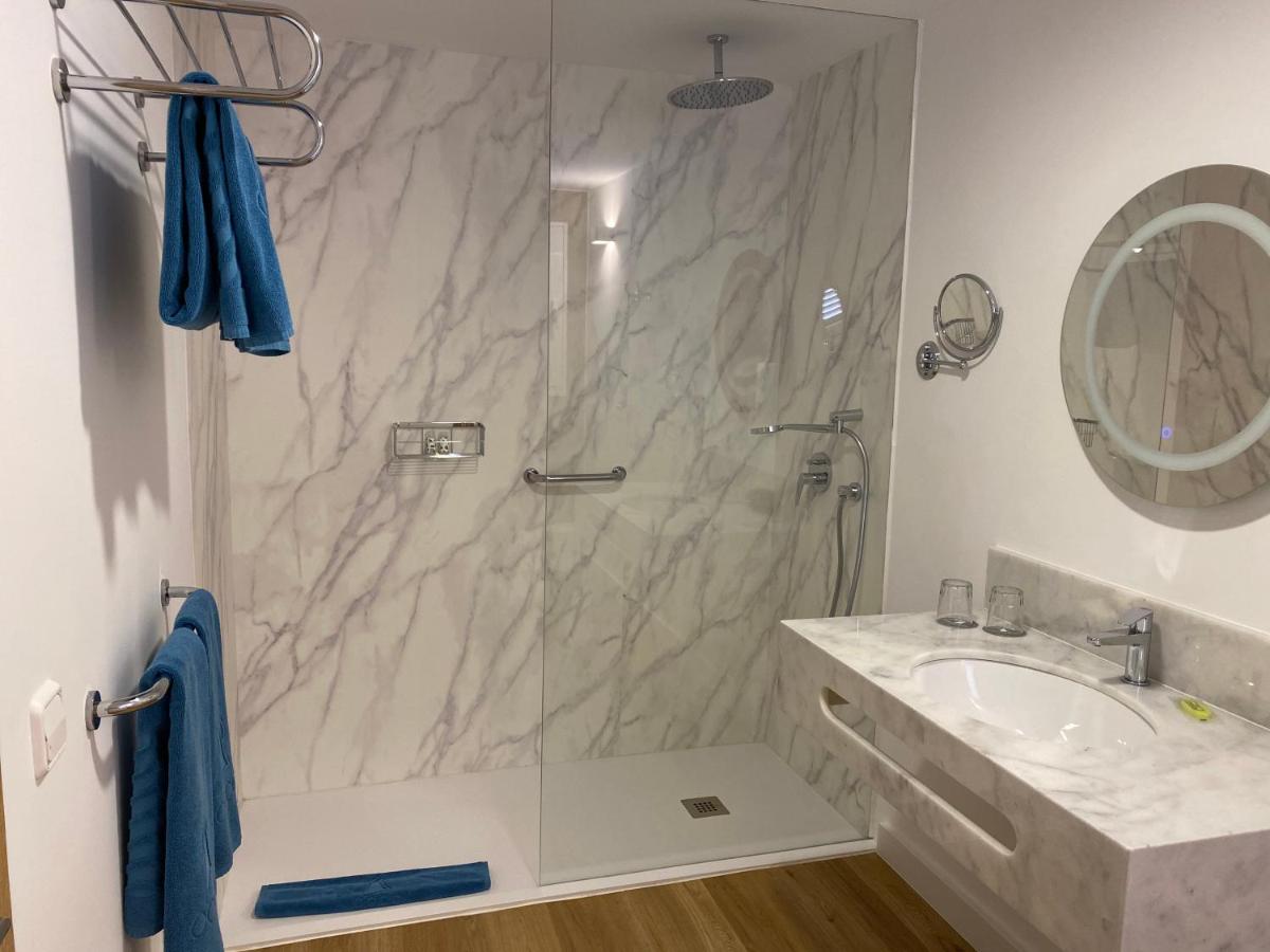 Un baño de Hotel Esmeralda Maris by LIVVO