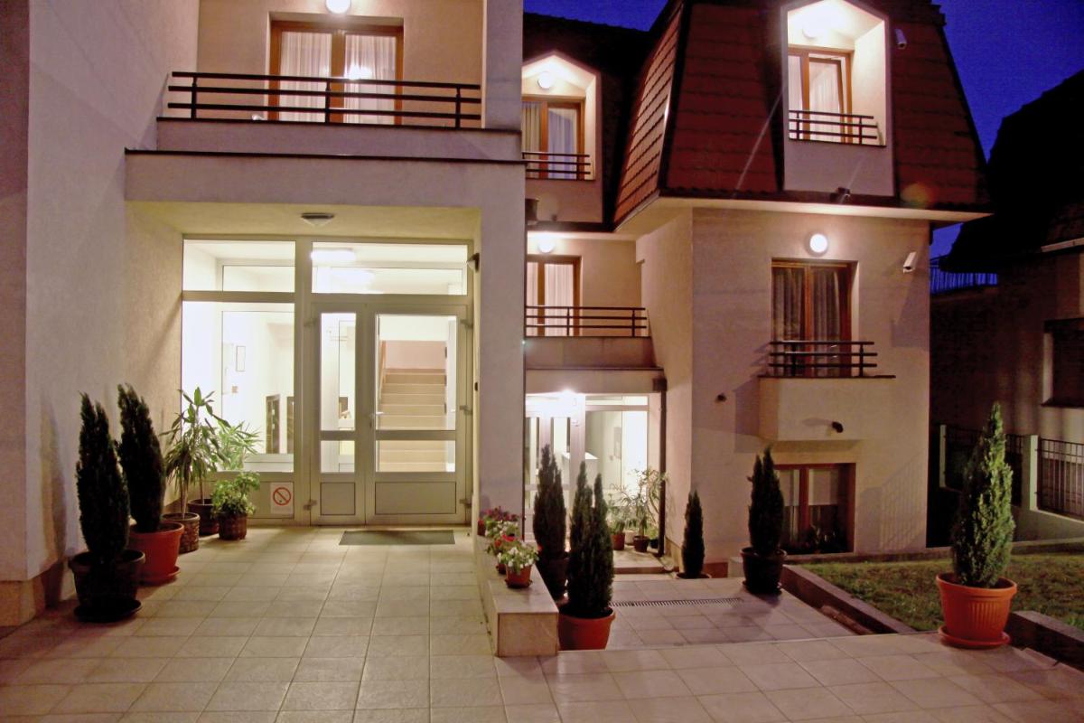 Royal Apartments - Housity