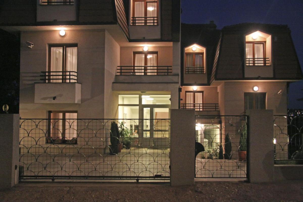 Royal Apartments - Housity