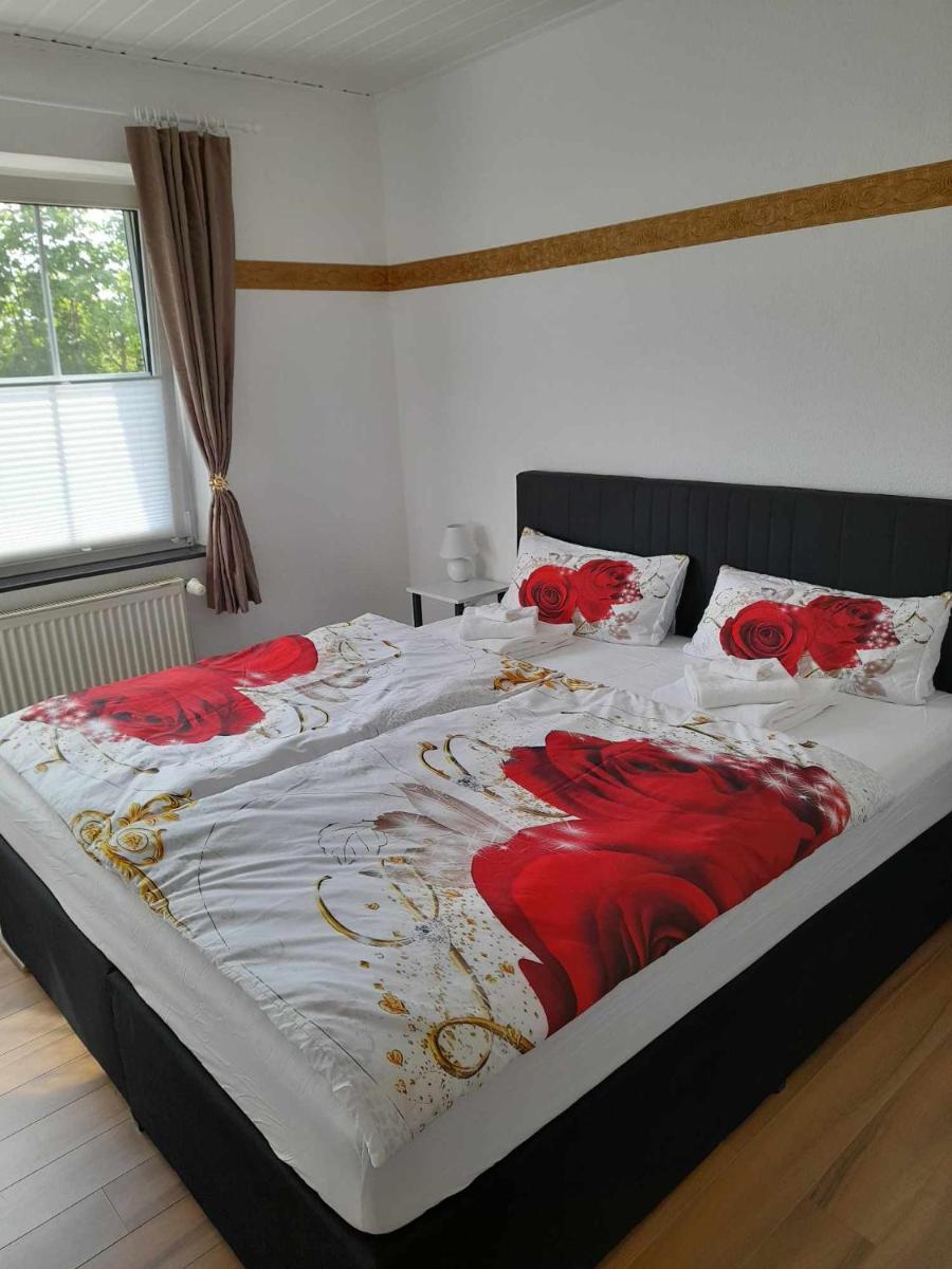 Rosenhaus Volz - Housity