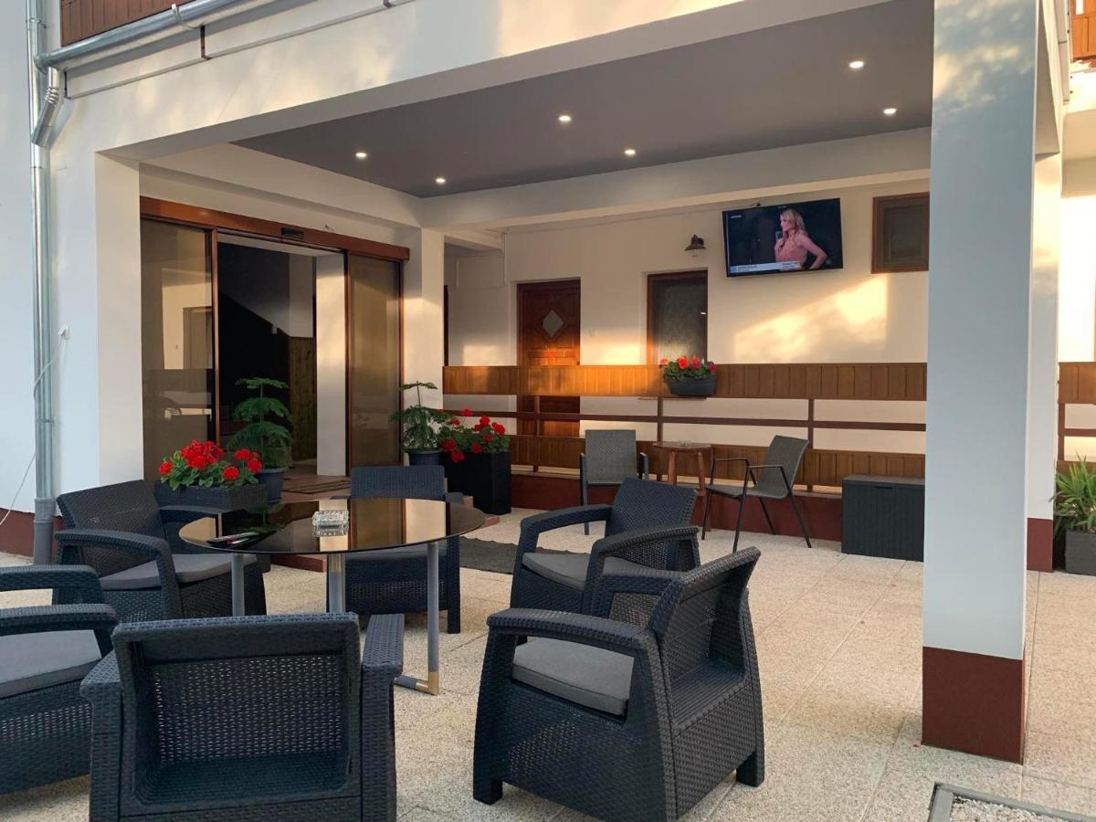 Puszta Hotel - Housity