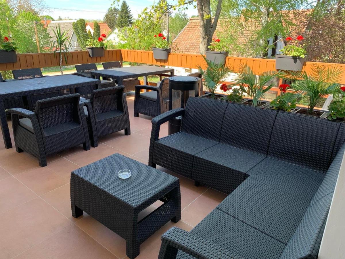 Puszta Hotel - Housity