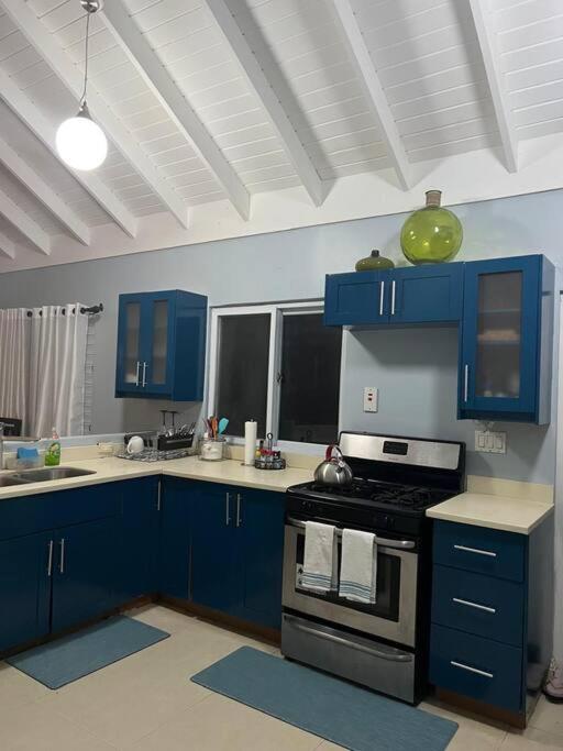 Two Bedroom - Palms - Richmond Estate - 15mins Ocho Rios - Housity
