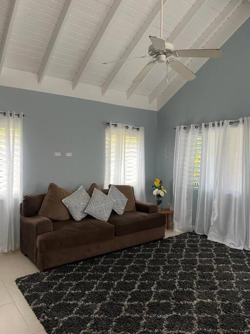 Two Bedroom - Palms - Richmond Estate - 15mins Ocho Rios - Housity