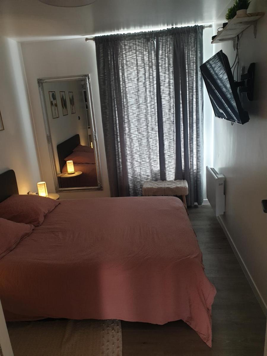 L'hirondelle - Housity