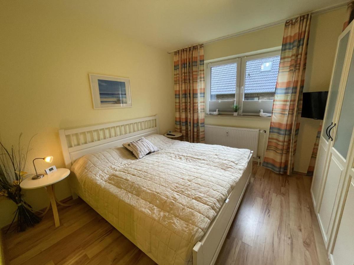 Blauer Blick 12 - Housity