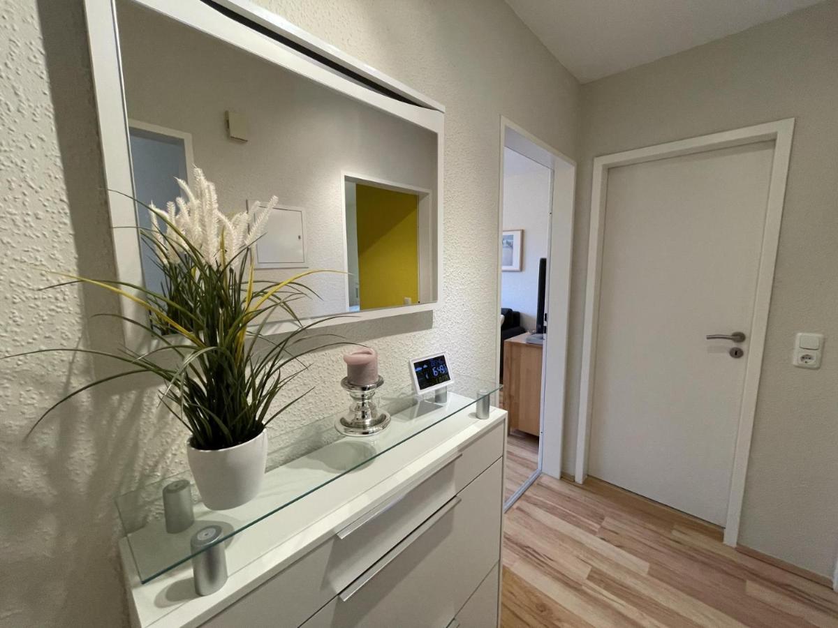 Blauer Blick 12 - Housity