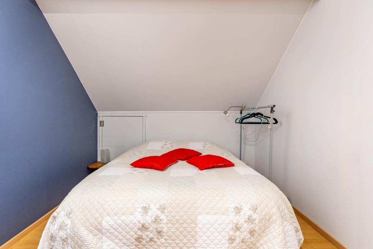 Claire de Meuse Cozy apartment Detox with river and hills - Housity