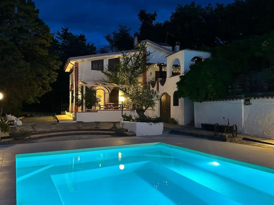 Villa Eddy - Housity