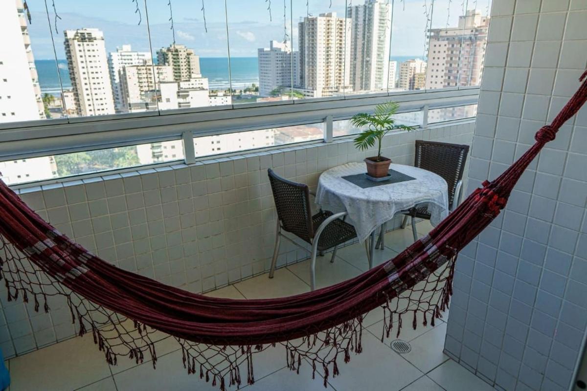 VISTA PRAIA MAR - AVIAÇÃO - 300 metros da praia - WI FI - VARANDA GOURMET com CHURRASQUEIRA - ESTACIONAMENTO gratuito - Housity