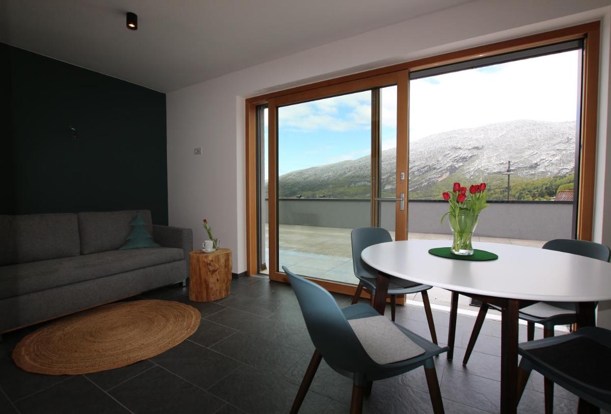 LENIS Bed and Breakfast - Housity