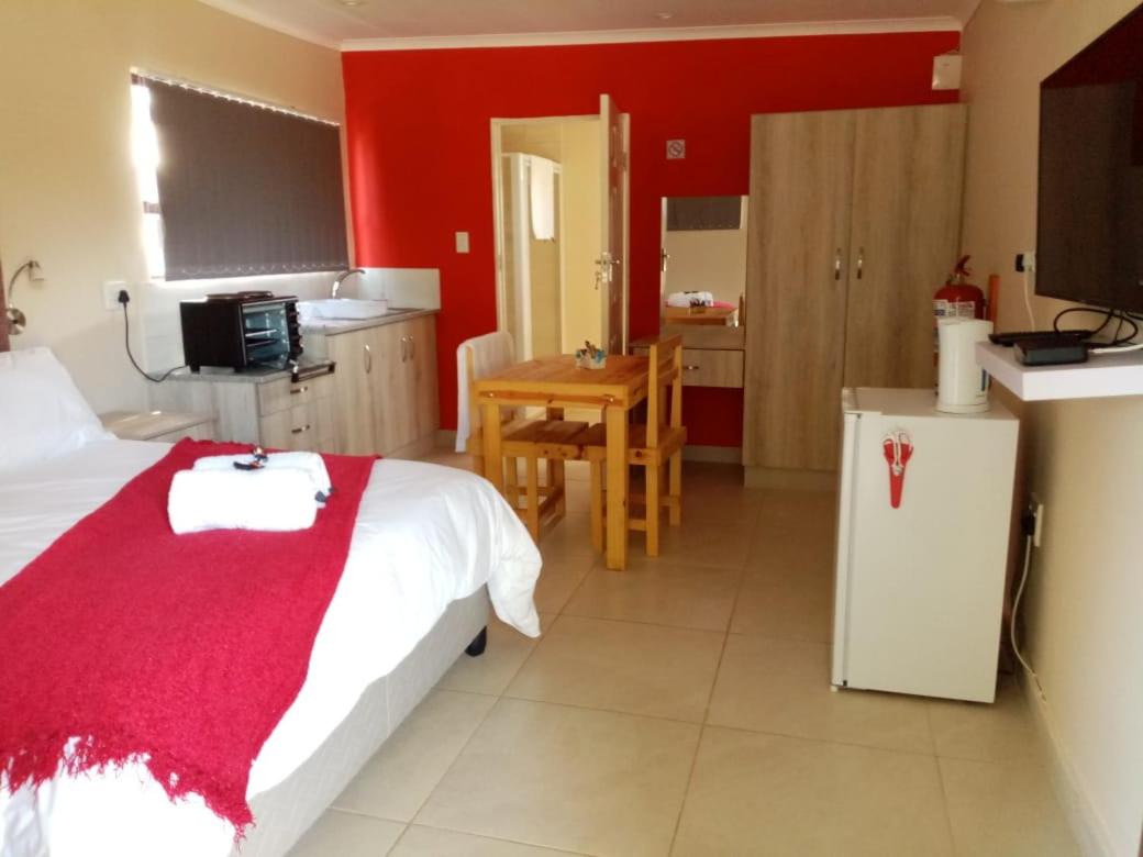 Sade Holidays - 14 A on Berea Manaba Margate - Housity