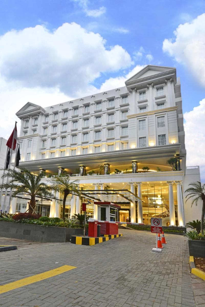 Grand Savero Hotel Bogor - Housity