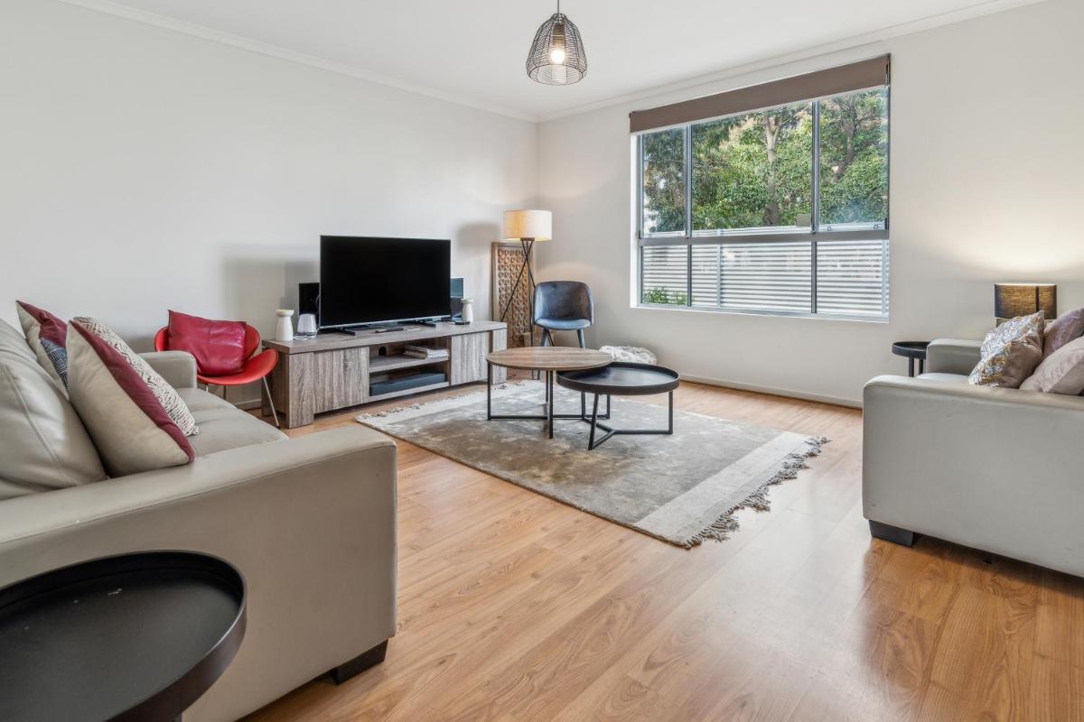 Churchill Condo - Housity
