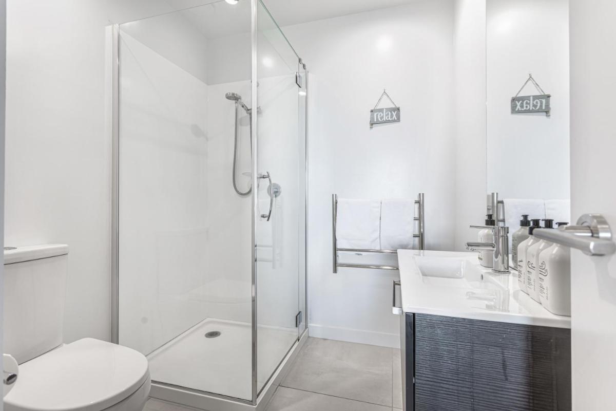 Lovely Bright Apartment - Central Takapuna! - Housity