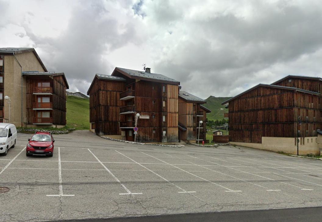 Suitetrails - La cabane du petit loup, 4 personnes, skis aux pieds