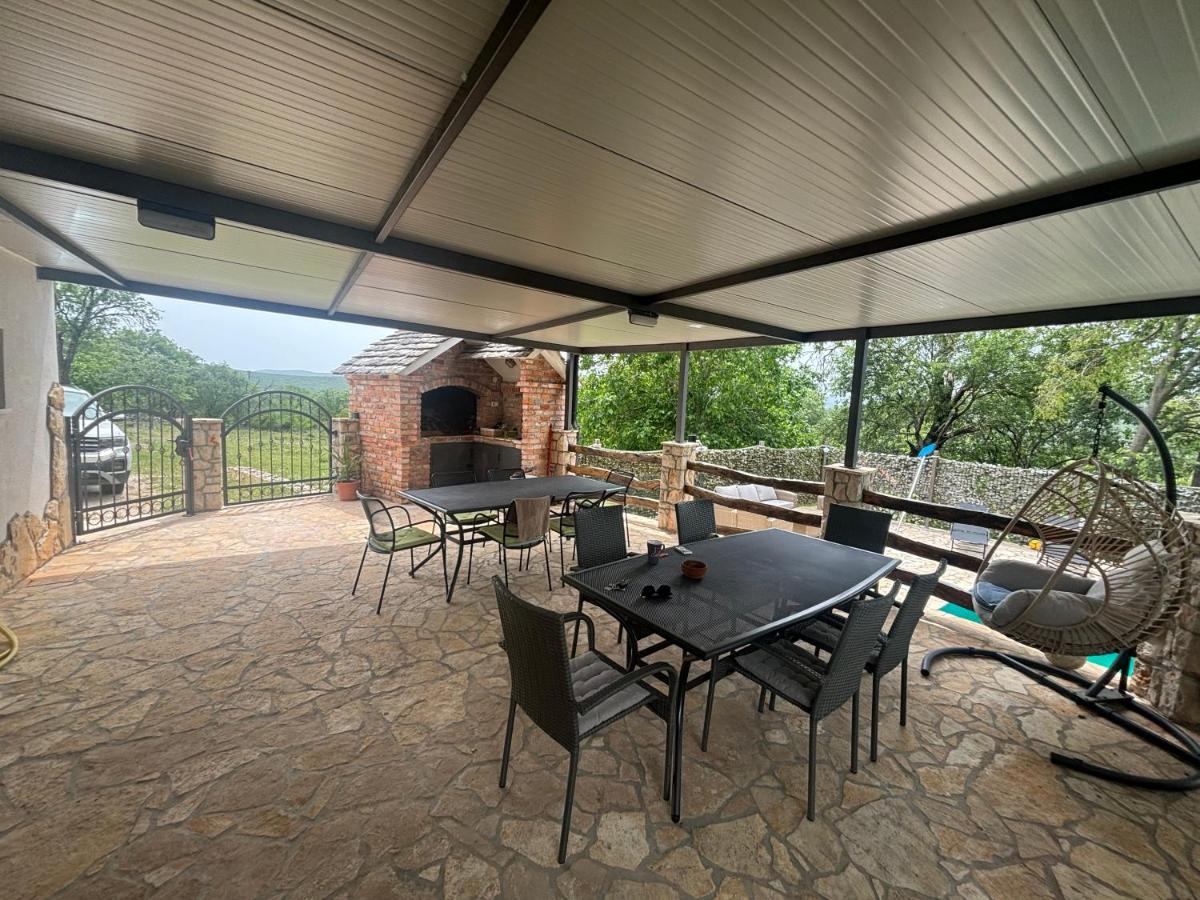 Luxury house Ivan with 4 bedrooms - Housity