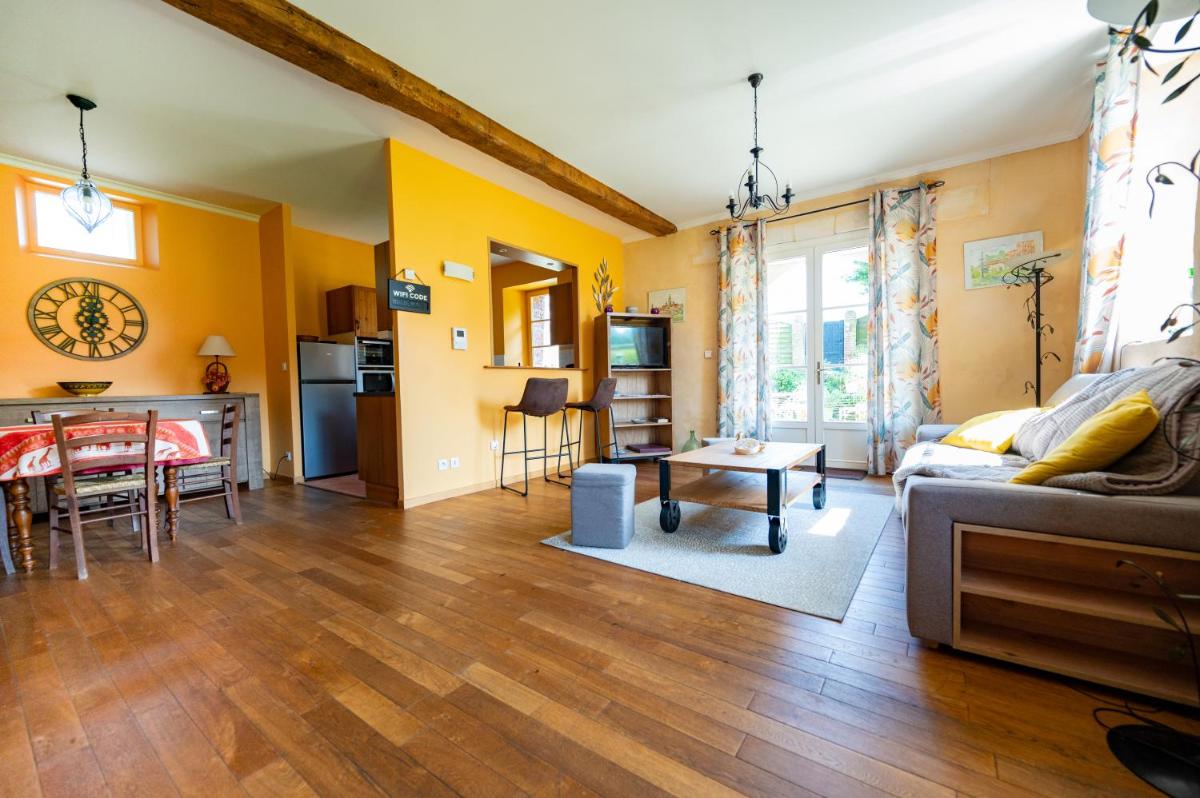 Gite L'Orangerie du Château D'Emalleville - Housity