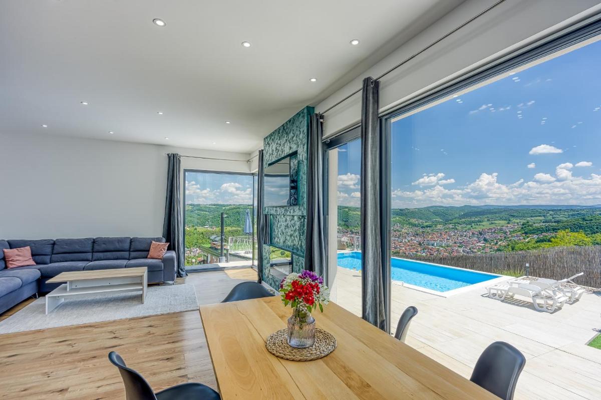 Villa Hill with Private Pool - Housity
