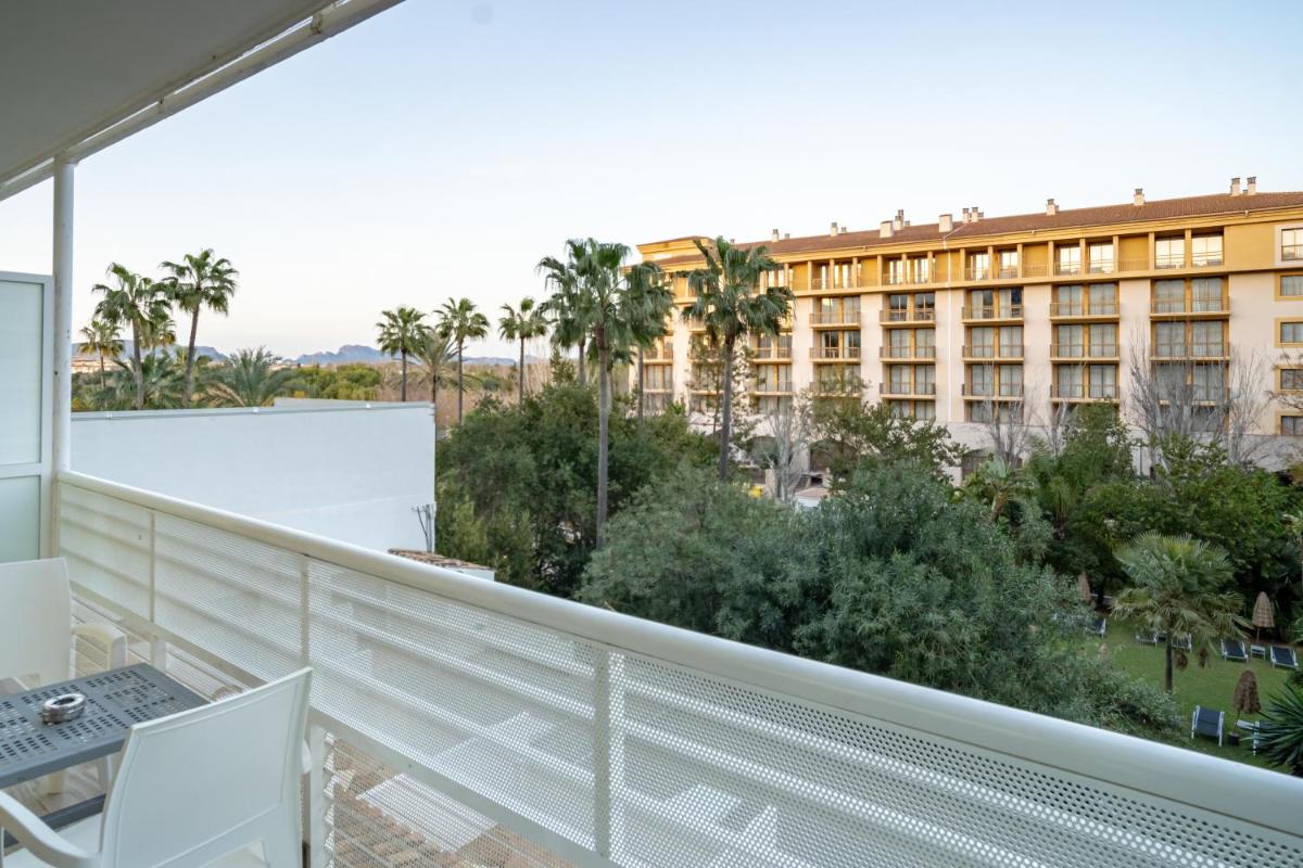 Un balcón o terraza de Bahía de Alcudia Hotel & Spa