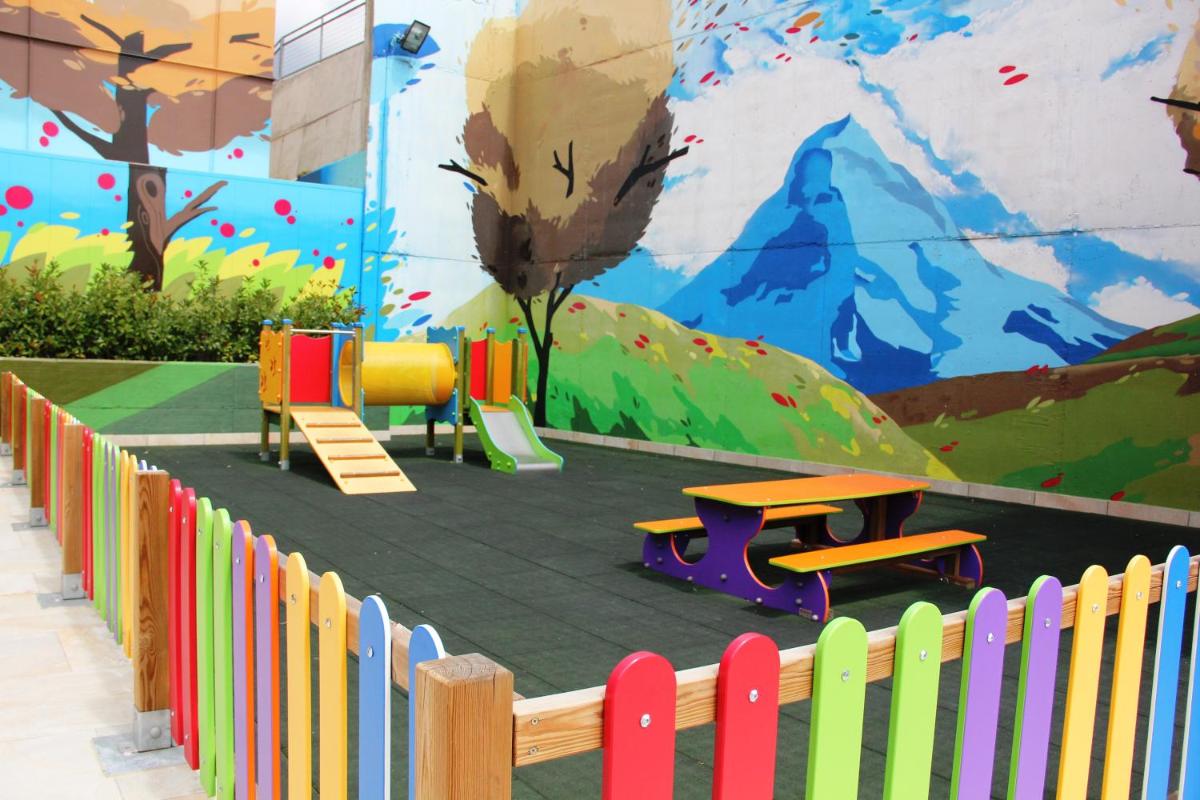 Club infantil en Apartahotel & Spa Jacetania