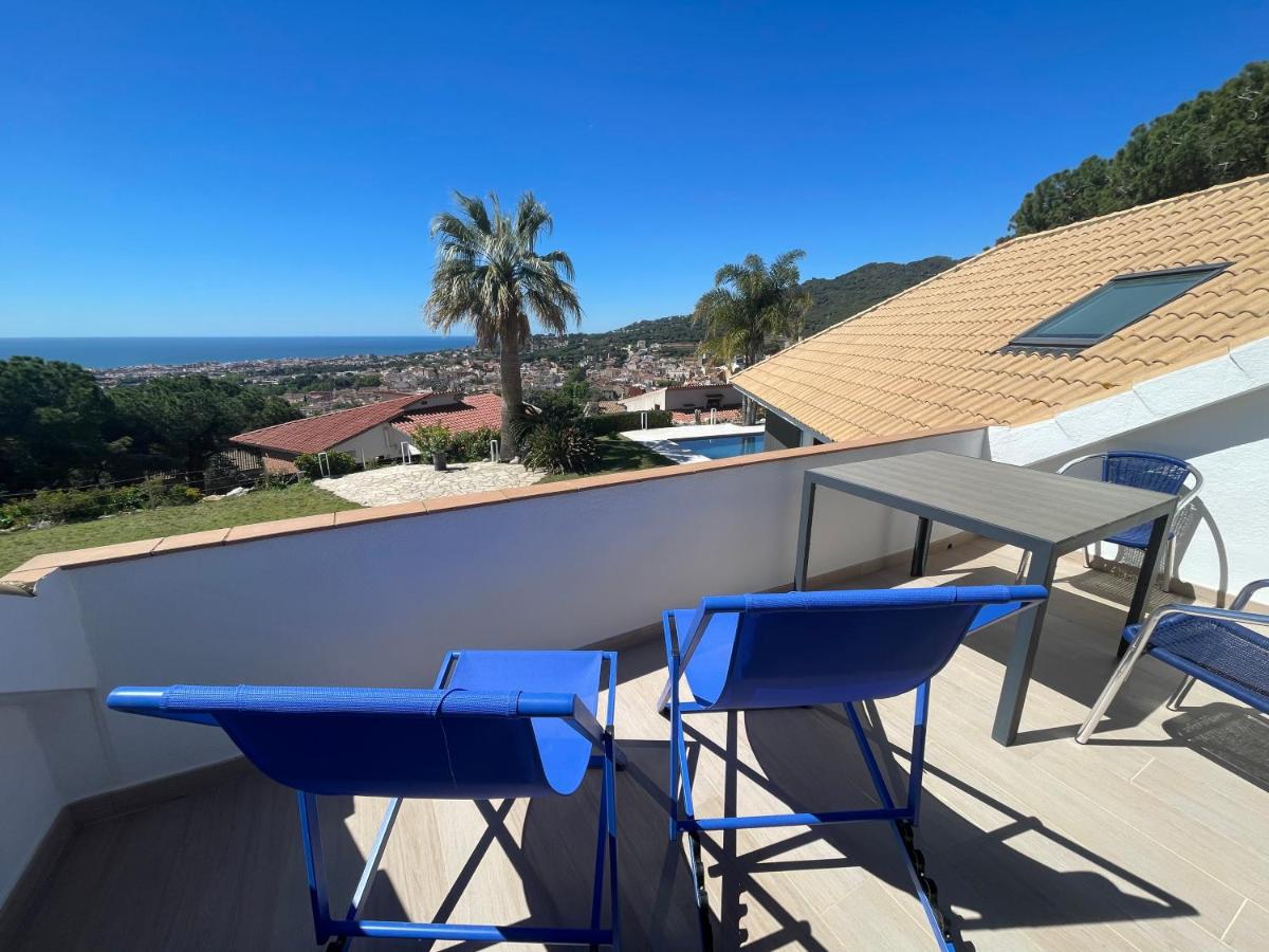 Palm Maresme - Suite with bathroom and living-room and terrasse with ocean views in a private villa - Housity