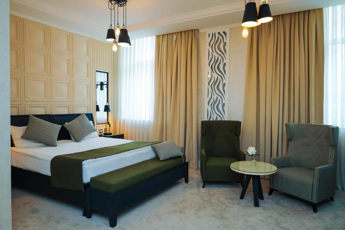 Dondar Hotel Formula 1 View - Housity