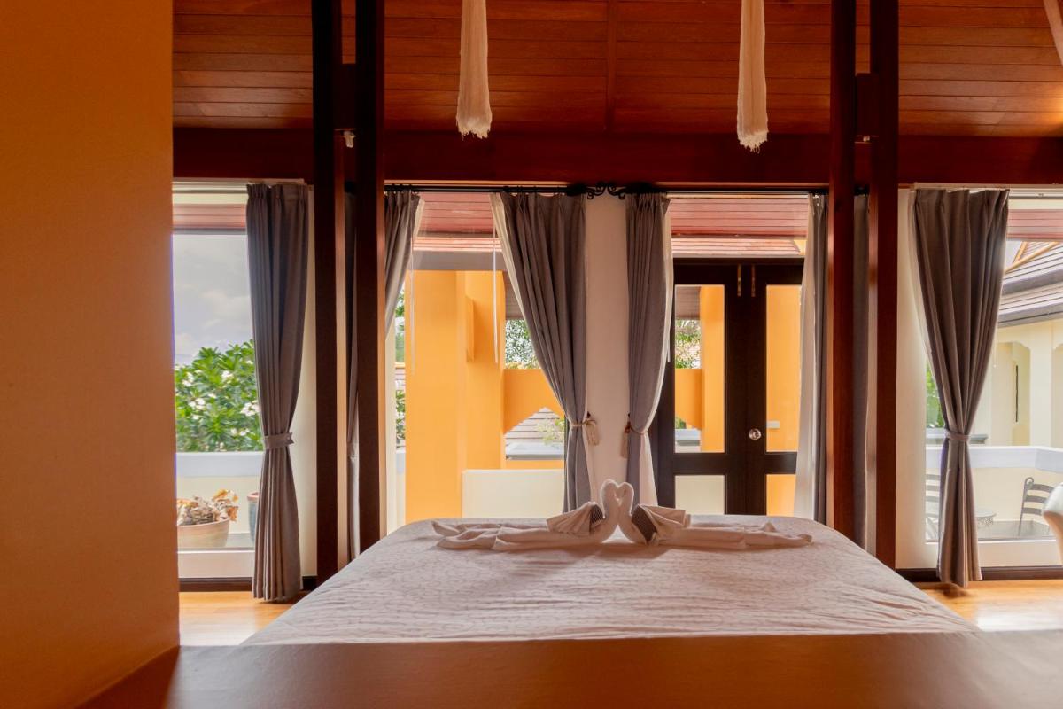 Luxury Thai Style Swimming Pool Villa, Private housekeeper,6 Bedrooms - Housity