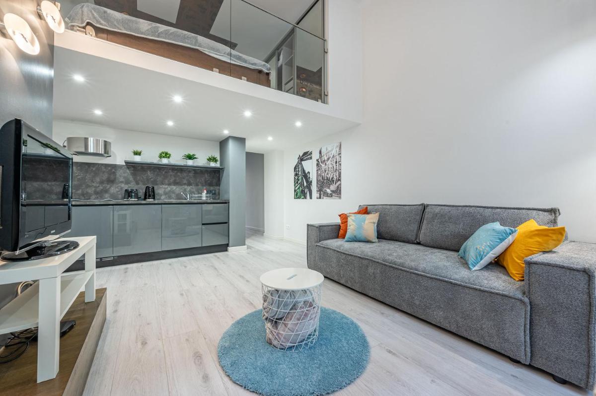 District 6th Sense Apartment - Housity