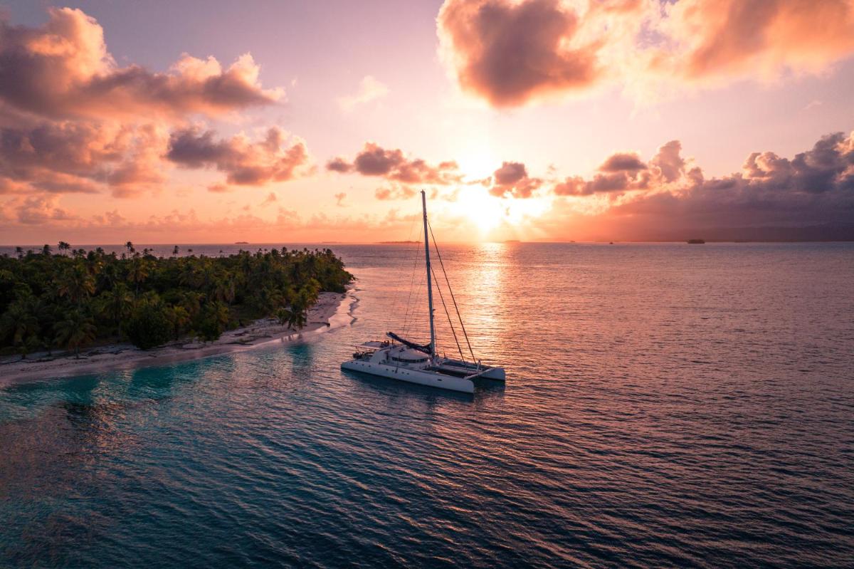 EL CATAMARAN MAS GRANDE de San Blas, Panama -TODO INCLUIDO- - Housity