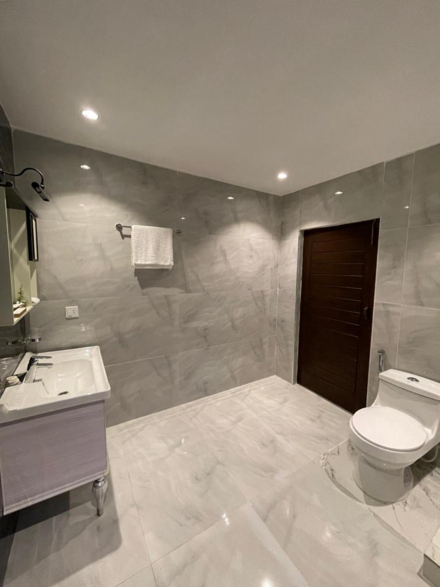 Hamdan Hotel and Resort - Housity
