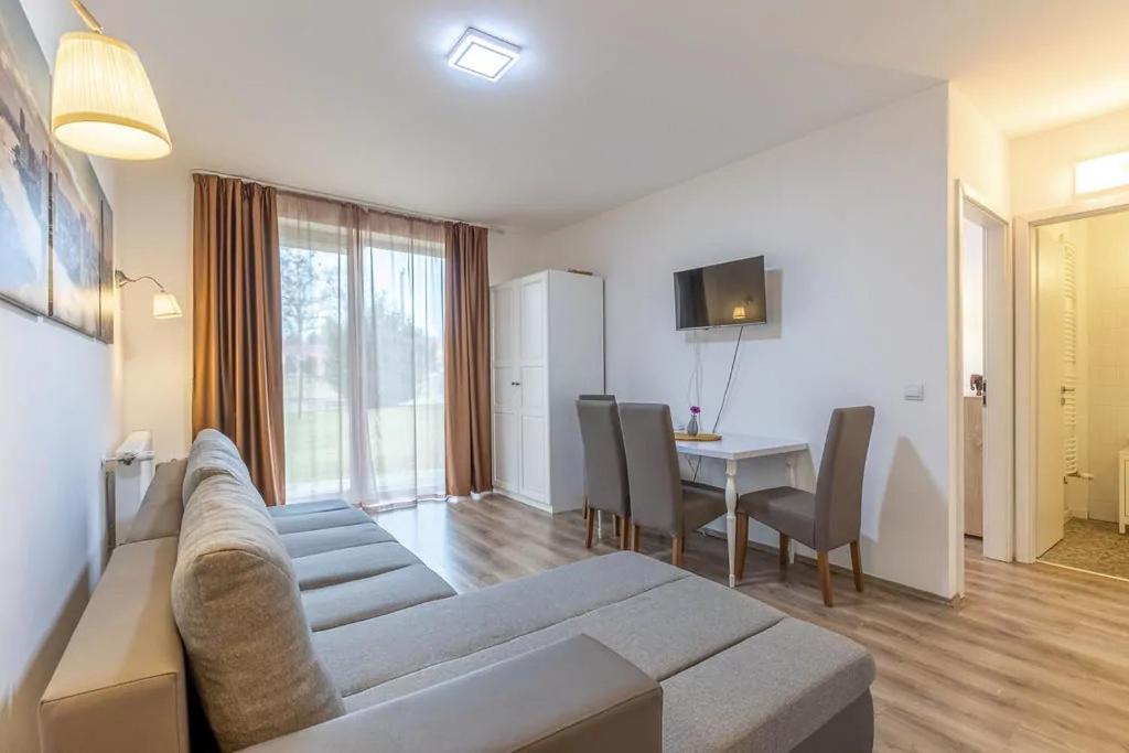 Fresh Green Wellness Apartman By BLTN Siófok - Housity
