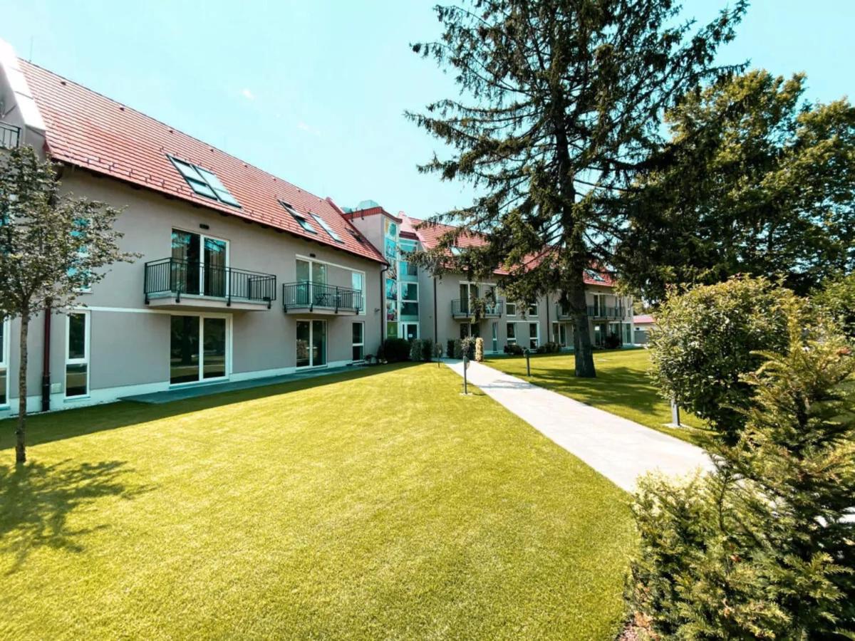 Fresh Green Wellness Apartman By BLTN Siófok - Housity