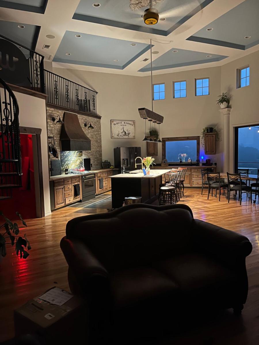 White Rabbit Ranch - Housity