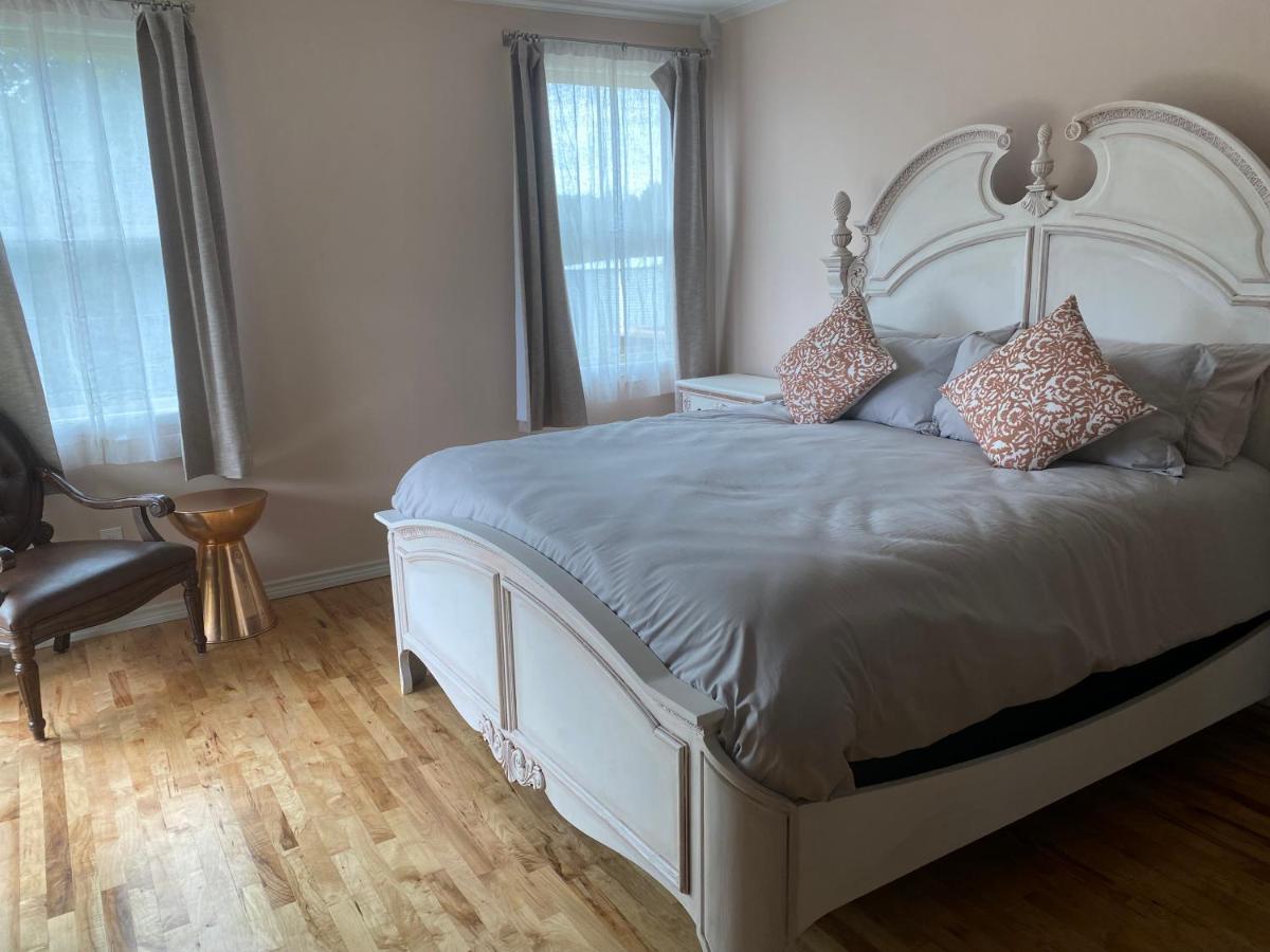 White Rabbit Ranch - Housity