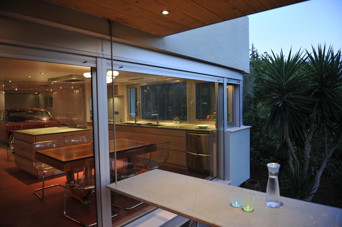 The Architect's House in Neo Chorio - Housity