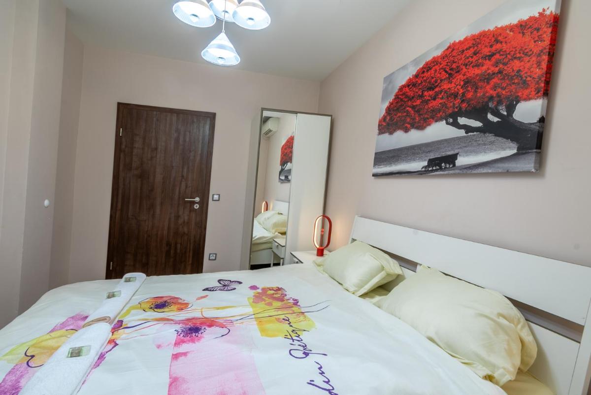 Top Center Retreat, Close to Main street, FREE Parking - Housity