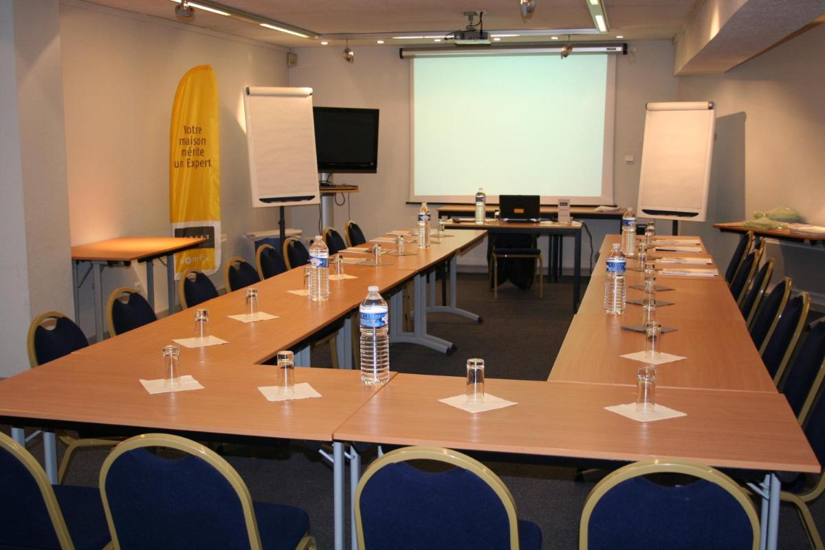 Espace de conférence ou salle de réunion dans l'établissement Kyriad Hotel Dijon Gare