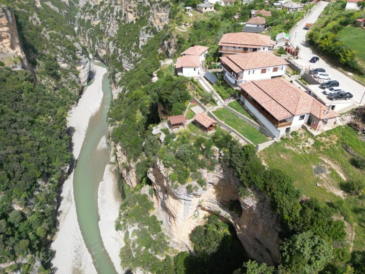 Guest House Bracaj - Housity