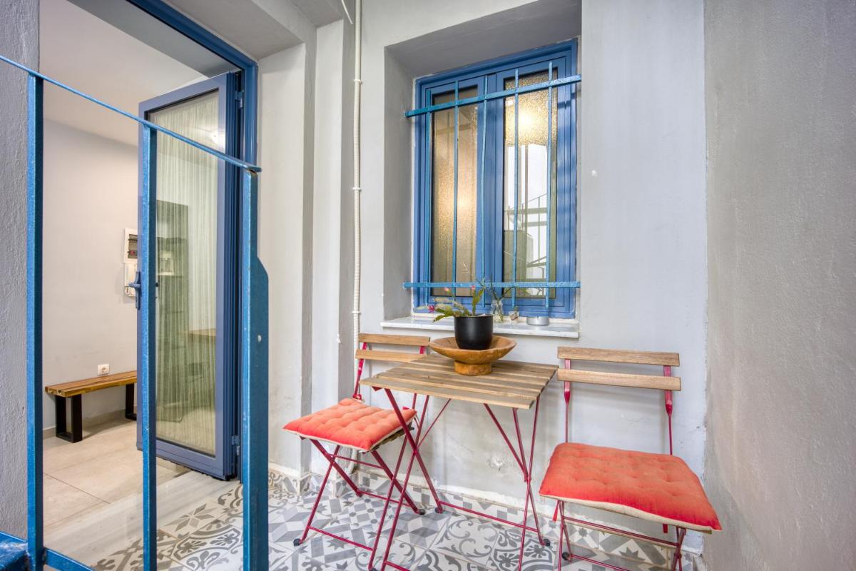 Bentzi...Boutique Apartment in Pangrati, Superior Suite (2) for 4 guests - Housity